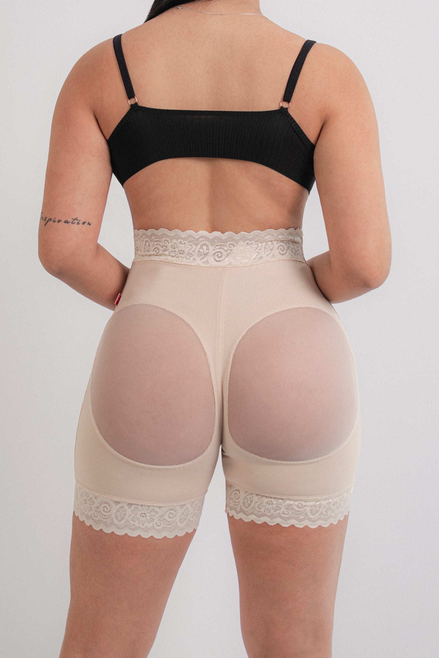 SHORT LEVANTA GLUTEO INVISIBLE